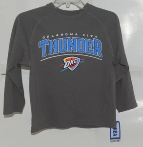 Camisa Oklahoma City Thunder Gris Mediana 8 10 Mangas Largas con Licencia NBA - Imagen 1 de 5