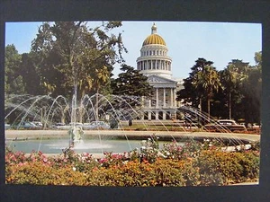 Sacramento California CA State Capitol Fountain Old Cars Vintage Postcard 1960s - Picture 1 of 2