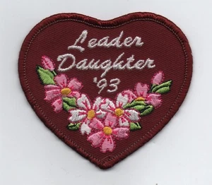 1993 Leader Daughter Heart-Shaped Patch, Girl Scouts of America, gebraucht - Bild 1 von 1