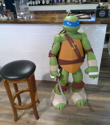 Figura Leonardo Tortuga Ninja Colosal Rara 48" de Alto con Espada Jakks Pacific Foto 1 de 4