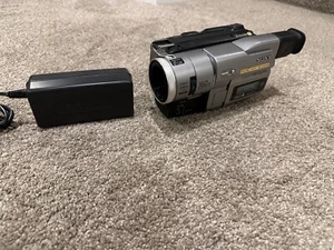 Sony DCR-TRV110 Digital8 Camera Camcorder TESTED! HEADS CLEANED! - Picture 1 of 6