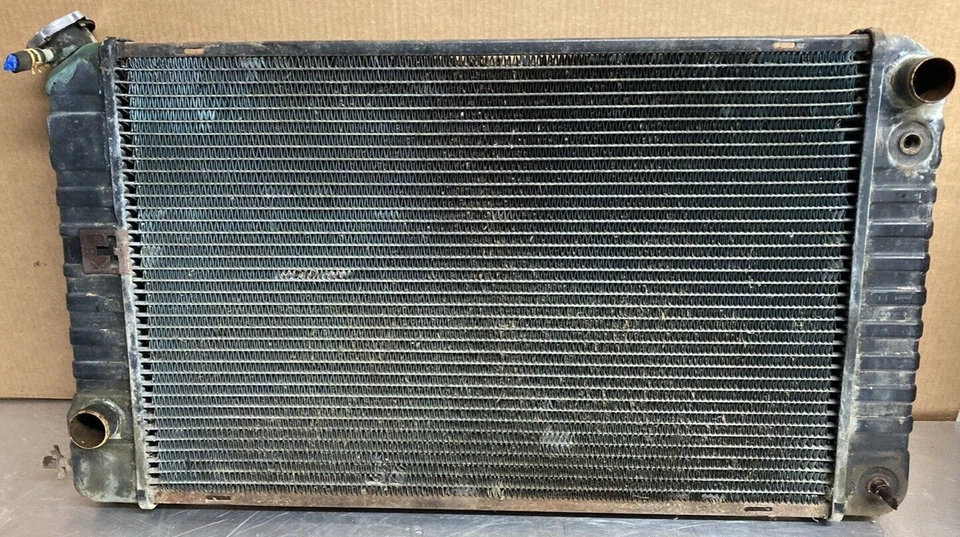 82-91 Chevy GMC S10 S15 Blazer Jimmy 2.8l 15-1/4" Radiator 1" Thick OEM — 第 1/4 张图片