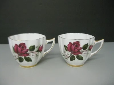 Royal Windsor Roses Tea Cups Fine Bone China England Set of 2 - Image 1 of 4