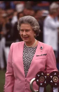 Hm Queen Elizabeth Original 35mm Photo Slide @ Cartier Polo 1992 Q18 - Picture 1 of 3