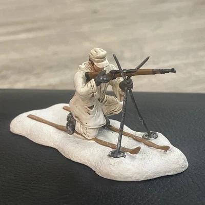 CORGI CC59163 FORWARD MARCH FIGURE - SPECIAL FORCES GERMAN SKI TROOPER 1943 - Image 1 of 4