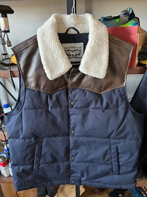 Levis Mixed Media Faux Leather Yoke Vest US-L - Image 1 of 4