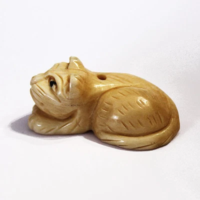 CARVED ANTIQUED NATURAL KITTY CAT BEAD 2 CATS BEADS B9 - Image 1 of 3