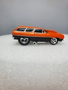 Muscle Machines 1965 Chevrolet Chevelle Wagon Orange/Black Diecast 1:64 Scale - Picture 1 of 6