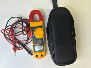 Misuratore a morsetto Fluke 322 con cavi e custodia - Foto 1 di 4