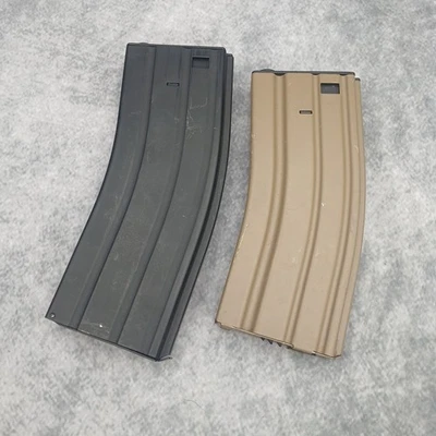 Revistas Airsoft Metal M4 Hi Cap Bronceado Giratorio y Cable Tirador Negro Foto 1 de 4