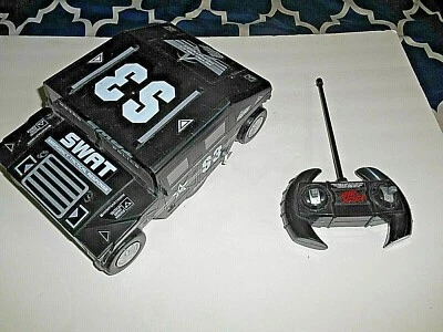 Spin master Cerdos de Aire REMOTOS - Escalador de Pared Gravedad Cero Humvee. - SIN PROBAR. Foto 1 de 4