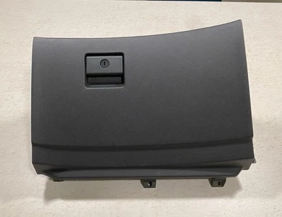 Infiniti G37 2008-15 pasajero derecho guantera compartimento OEM 22BK0D8 negro Foto 1 de 4