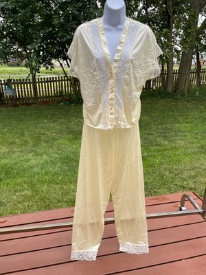 Conjunto de lencería vintage Lily of France con ribete de encaje grande ropa de noche amarilla EE. UU. Foto 1 de 4