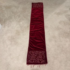 Runner da tavolo in velluto rosso con perline abbellimento nappa frange vacanza 70"x 12,5" - Foto 1 di 7