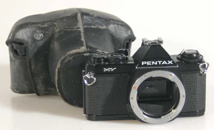 CUERPO DE CÁMARA PENTAX MV CON ESTUCHE Foto 1 de 1