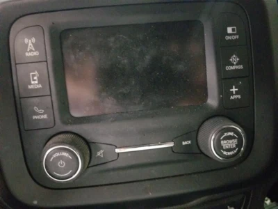 2015-2017年吉普 Renegade 调幅调频收音机接收器带显示屏原始设备制造商 — 第 1/4 张图片