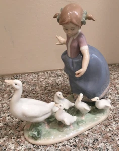 Lladro #5503 "Hurry Now" - Girl with Flock of Geese Glossy Retired Figurine - Picture 1 of 5