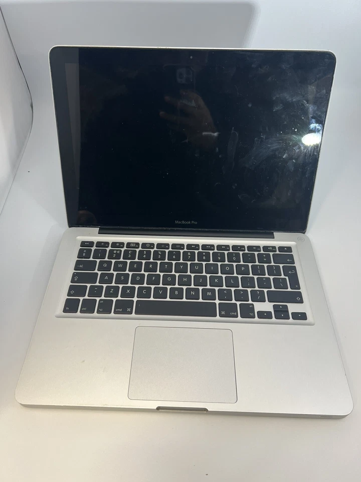 Apple MacBook Pro (13-Inch, 2.4 GHz, 4GB RAM, 750GB SSD, Mid-2010) - Image 1 of 4