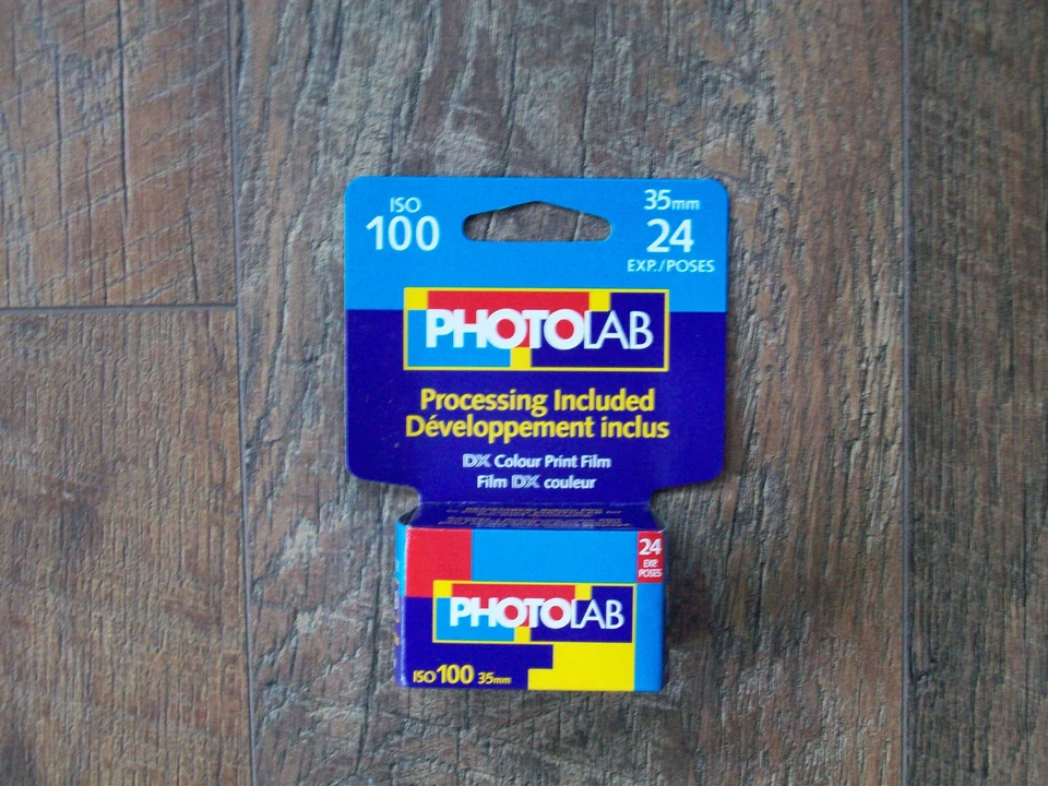 Photolab 35 mm color film, 24 exposures, ISO 100, unopened box, expired 2007 - Image 1 of 1