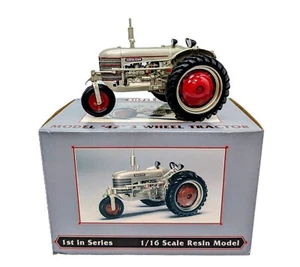 1/16 Silver King Model "42" 3 Wheel Tractor - Picture 1 of 3