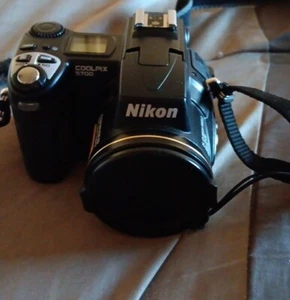 Nikon Coolpix 5700 Digital Camera Used Untested 4 Discs Instruction CDs Charger - Picture 1 of 4