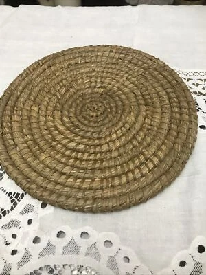 6x Round Woven Palm Leaf Placemats Rustic Dining Table Place Setting 30cm Brown - Image 1 of 4
