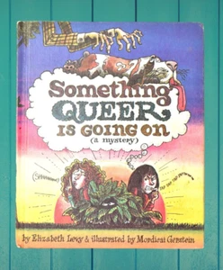 VTG Something Queer Is Going On Elizabeth Levy HC 1973 1st Print Weekly Reader - Picture 1 of 8