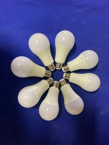 Light Bulb LED 3 Settings Warm Light 1400/840/400 Lumens 2700K L-11 (8 Pack) - Picture 1 of 1