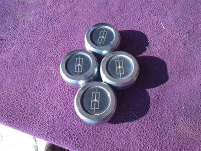 Juego de 4 tapas centrales de rueda Oldsmobile Cutlass 1977-1981 2 5/8" Supreme 442 Foto 1 de 4