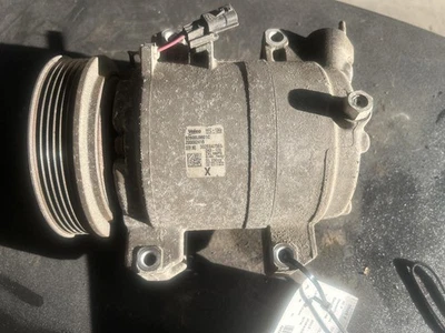 Compresor de aire acondicionado usado se adapta a: Nissan Rogue 2013 grado A Foto 1 de 4