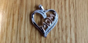Mom Pendant. Brand New. Never Worn. .925 1/10 Carat Total Weight - Picture 1 of 3