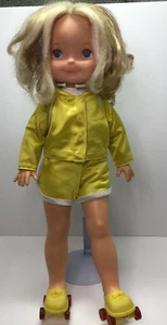 Conjunto de patinaje sobre ruedas vintage 1978 My Friend Mandy muñeca rubia #211 Fisher precio - Imagen 1 de 6