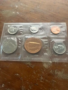 1987 US Mint Uncirculated Coin Set / Denver Mint set only - Picture 1 of 2