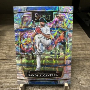 Sandy Alcantara 2022 Panini Select Scope #62 (Miami Marlins) - Picture 1 of 2