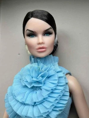 Juguetes Integrity de 12,5" Fashion Royalty ~ Muñeca Take Me On Vanessa ~ Nueva Foto 1 de 4
