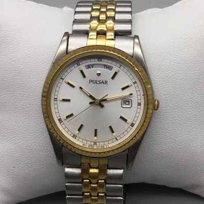 Reloj Pulsar Hombre 35mm Dos Tonos Día Fecha V744-0A20 Banda Elástica Batería Nueva Foto 1 de 4