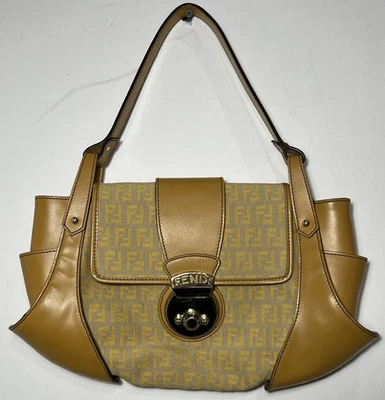 Bolso Fendi Mamma Baquette Zucca Pequeño Monedero Dorado Amarillo 12x8" Lona y Cuero Foto 1 de 4