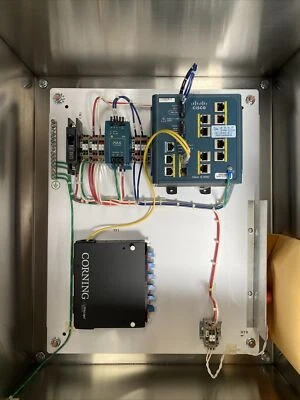 Cisco Industrial Ethernet 3000 Series - switch - 8 ports - managed (IE-3000-8TC) - Image 1 of 4