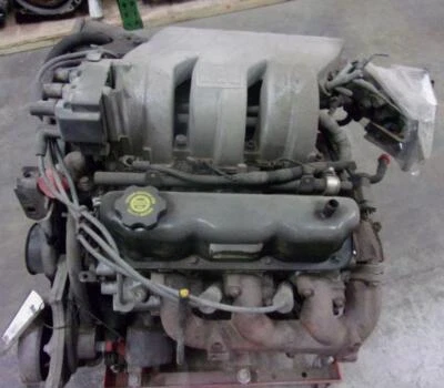 Conjunto completo de motor usado se adapta a: Chrysler Town & Country 1998 6-230 3,8 L VIN Foto 1 de 4