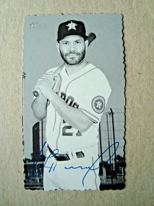2023 Topps Heritage Deckle Edge #8 Jose Altuve - Bild 1 von 2