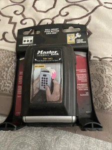 MasterLock Wall Mount Push Button Lock Box Never Used - Picture 1 of 2