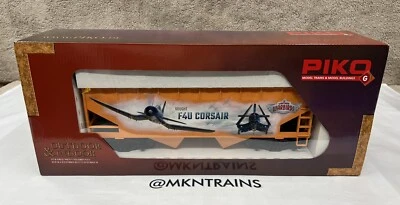 PIKO 38909 Vintage Warbirds F4U Corsair Hopper G Scale - Image 1 of 2