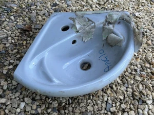 Lavabo de esquina Twyfords Anglo 495 mm x 420 mm con orificio de grifo en platino - Imagen 1 de 4