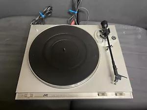Vintage JVC L-A10 Turntable Play Auto-Return /FOR PARTS /REPAIR NO HEAD SHELL - Picture 1 of 8
