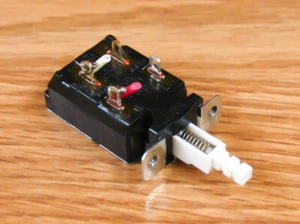 CZĘŚCI KENWOOD TS-850S/AT: PRZEŁĄCZNIK ZASILANIA TS-450S TS-690S TS-950SDX - Zdjęcie 1 z 1