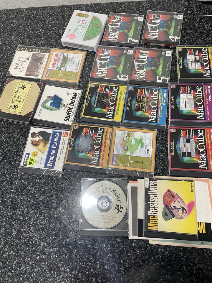 Lote de software vintage de Apple Mac - MacCube 2-7, MacBestsellers, utilidades, juegos Foto 1 de 4