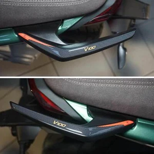 Adesivi protezione maniglie compatibili con Moto Guzzi V100 Mandello 2022 - 2025 - Foto 1 di 5