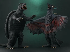 Gamera 1967 vs Gyaos 1967 X-Plus Daiei 30cm Series Ric Toy Limited Edition Japan - Picture 1 of 6