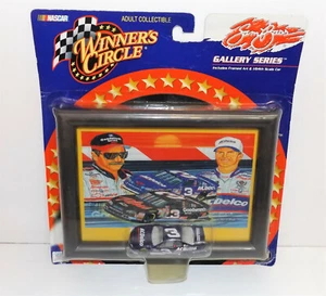 ¡NUEVO! Sam Bass Gallery 2001 "Dale Earnhardt & Jr" arte y coche diecast 1:64 {4867} - Imagen 1 de 2
