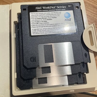 AT&T WorldNet Service 3.5" RETRO Vintage diskettes Windows v1.0 1996 Netscape !! - Image 1 of 4